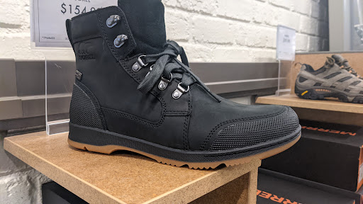 Shoe Store «DSW Designer Shoe Warehouse», reviews and photos, 345 Rockaway Turnpike, Lawrence, NY 11559, USA