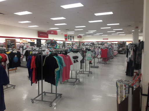 Department Store «T.J. Maxx», reviews and photos, 700 Broadway, Westwood, NJ 07675, USA