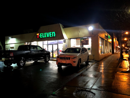 7-Eleven, 1710 Centre St, West Roxbury, MA 02132, USA, 