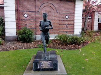 Jack Lovelock Statue and Oak