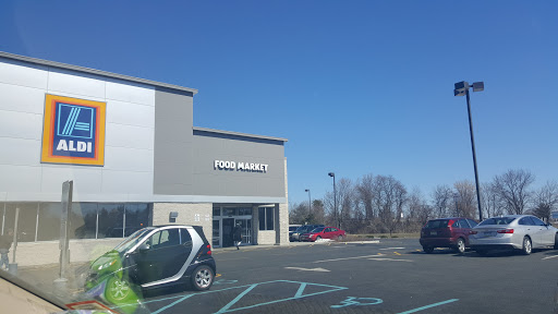 Grocery Store «ALDI», reviews and photos, 4225 US-130, Edgewater Park, NJ 08010, USA