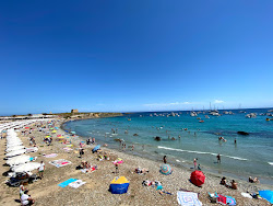 Platja de Tabarca'in fotoğrafı geniş bir kıyı şeridi ile birlikte