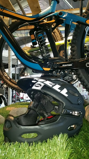 Bicycle Store «Two Wheels One Planet Bicycle Store», reviews and photos, 420 E 17th St, Costa Mesa, CA 92627, USA