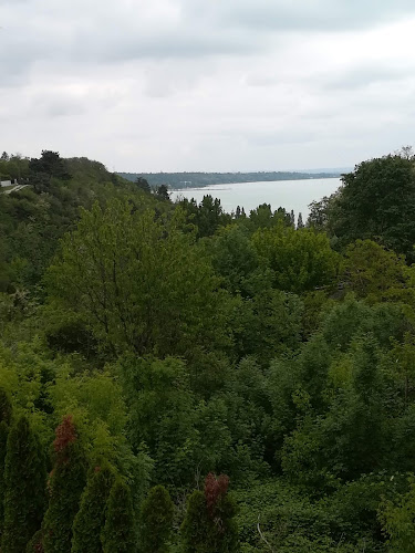 Balatonakarattya, Iskola u. 9, 8172 Magyarország