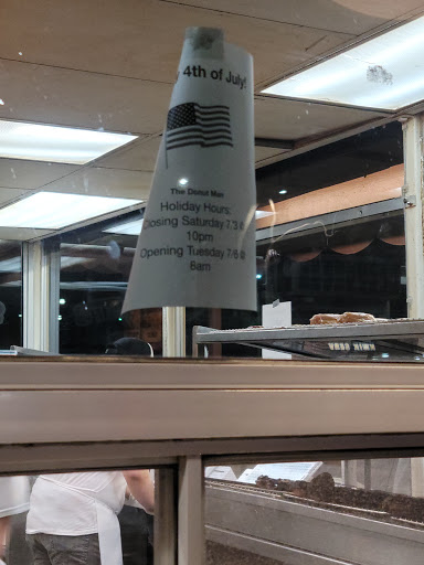 Donut Shop «The Donut Man», reviews and photos, 915 E Rte 66, Glendora, CA 91740, USA