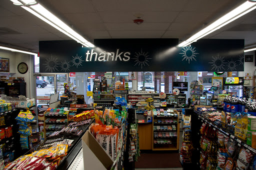 Gas Station «Lake Forest Shell», reviews and photos, 193 E Deerpath Rd, Lake Forest, IL 60045, USA