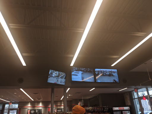 Gas Station «QuikTrip», reviews and photos, 1301 Westport Rd, Kansas City, MO 64111, USA