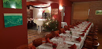 Atmosphère du Restaurant français Restaurant Le Commerce Guyans-Vennes - n°4
