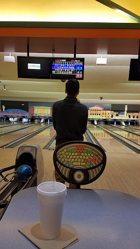 Bowling Alley «Habetler Bowl», reviews and photos, 5250 N Northwest Hwy, Chicago, IL 60630, USA