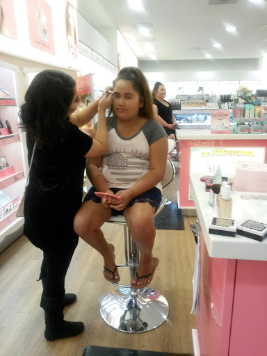 Hair Salon «Ulta Beauty», reviews and photos, 4023 S Mooney Blvd, Visalia, CA 93277, USA