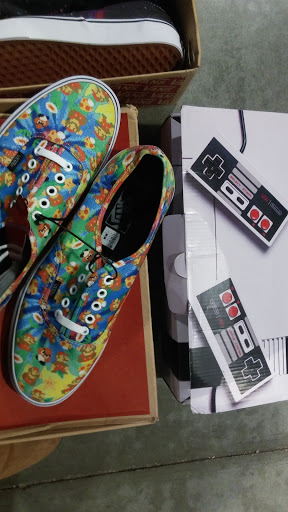 Shoe Store «Vans», reviews and photos, 3314 Livermore Outlets Dr, Livermore, CA 94551, USA