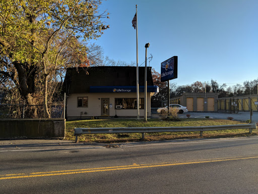 Self-Storage Facility «Life Storage», reviews and photos, 73 Pleasant St, Dracut, MA 01826, USA