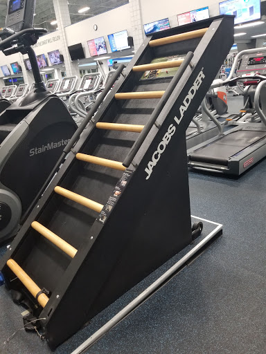 Health Club «Crunch - Hillsborough», reviews and photos, 4340 W Hillsborough Ave, Tampa, FL 33614, USA