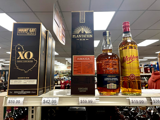 Liquor Store «M & R Liquors», reviews and photos, 2773 Main St, Glastonbury, CT 06033, USA