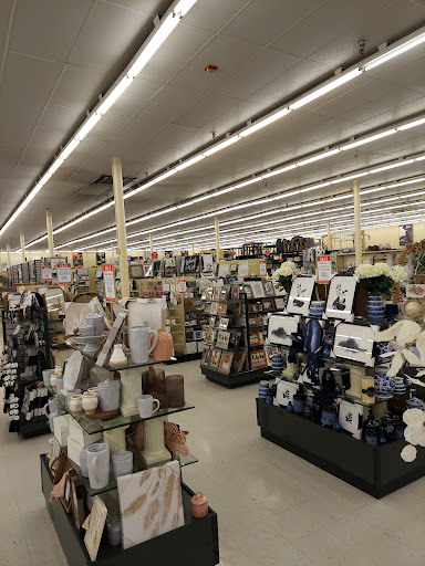 Craft Store «Hobby Lobby», reviews and photos, 910 Great E Plaza, Niles, OH 44446, USA