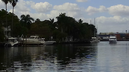 Park «Sewell Park», reviews and photos, 1801 NW S River Dr, Miami, FL 33125, USA