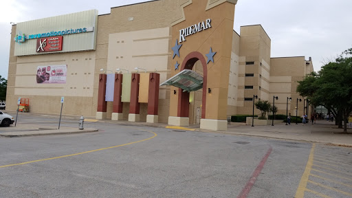 Movie Theater «Cinemark Ridgmar 13», reviews and photos, 2300 Green Oaks Rd, Fort Worth, TX 76116, USA