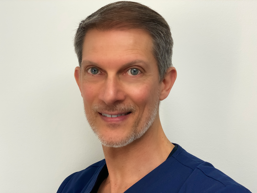 Docteur Fernando Duque chirurgie orale implants dentaires à Lyon