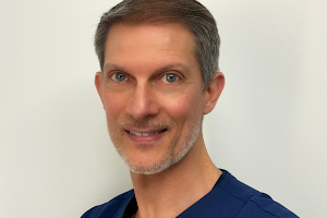 Docteur Fernando Duque chirurgie orale implants dentaires image