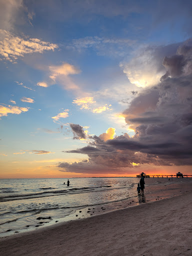 Seafood Restaurant «Gulfshore Grill and The Cottage Beach Bar», reviews and photos, 1250 Estero Blvd, Fort Myers Beach, FL 33931, USA