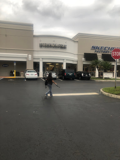 Clothing Store «Uptown Cheapskate», reviews and photos, 929 E Commercial Blvd, Oakland Park, FL 33334, USA