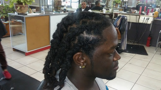 Barber Shop «Catia Family Barbershop Salon», reviews and photos, 4146 Grand Blvd, New Port Richey, FL 34652, USA