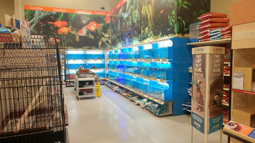 Pet Supply Store «PetSmart», reviews and photos, 2360 W Oregon Ave, Philadelphia, PA 19145, USA