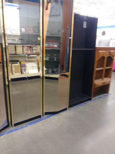 Donations Center «Goodwill Donation Center», reviews and photos