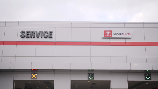 Toyota Dealer «Hendrick Toyota of Wilmington», reviews and photos, 5640 Market St, Wilmington, NC 28405, USA