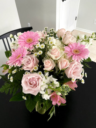 Florist «Town & Country Gardens Geneva», reviews and photos, 216 W State St, Geneva, IL 60134, USA