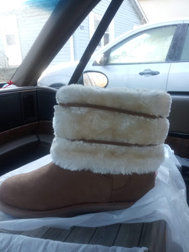 Shoe Store «Shoe Carnival», reviews and photos, 2706 Plainfield Rd, Joliet, IL 60435, USA