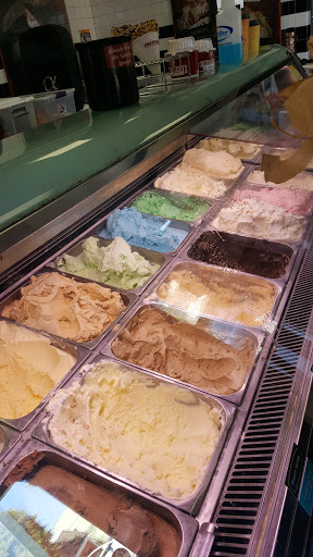 Ice Cream Shop «Cold Stone Creamery», reviews and photos, 101 Main St K, Seal Beach, CA 90740, USA