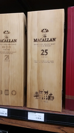 Liquor Store «Silverbrook Wine and Liquor», reviews and photos, 374 Boston Post Rd, Orange, CT 06477, USA