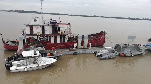 Muelle Crucero Discovery & Cuerpo De Bomberos Fluvial De Guayaquil