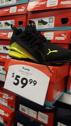 Shoe Store «Shoe Carnival», reviews and photos, 321 NW Loop 410, San Antonio, TX 78216, USA