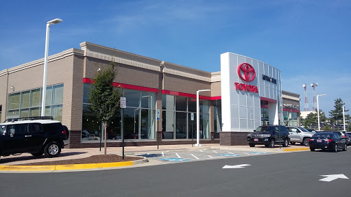 Toyota Dealer «AutoNation Toyota Leesburg», reviews and photos, 1 Cardinal Park Dr SE, Leesburg, VA 20175, USA
