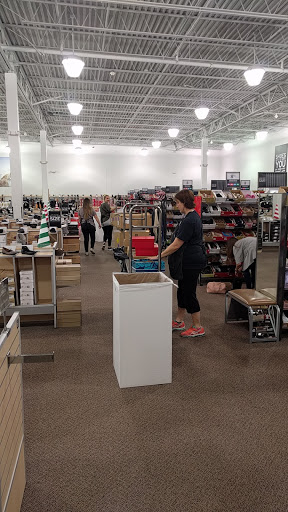Shoe Store «DSW Designer Shoe Warehouse», reviews and photos, 290 Mid Rivers Center, St Peters, MO 63376, USA