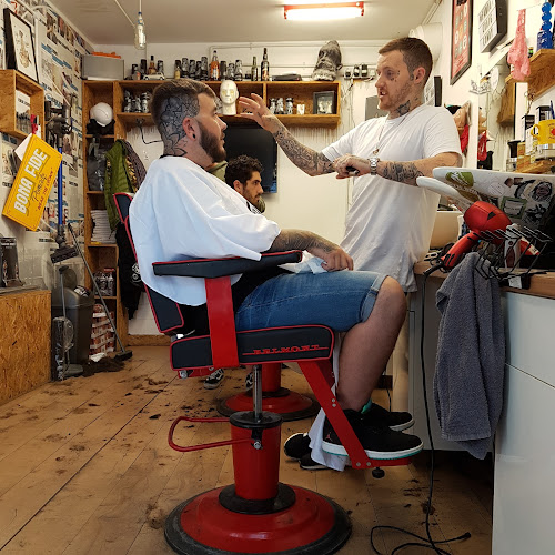 Safe Hands Barbers - Barber shop