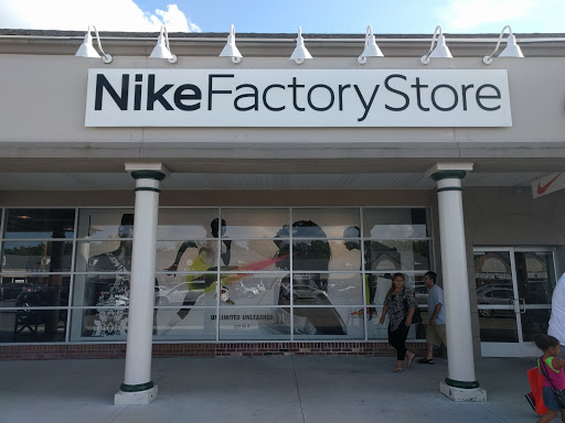 Nike Factory Store, 549 South Chillicothe Road #320, Aurora, OH 44202, USA, 