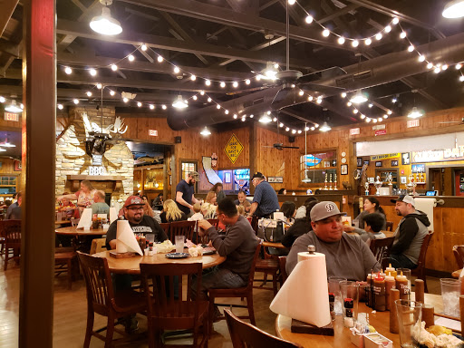 Shopping Mall «Villaggio Shopping Center», reviews and photos, 7959 N Blackstone Ave, Fresno, CA 93720, USA