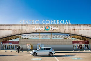 Centro Comercial La Loma image