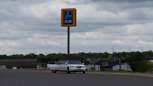 Supermarket «ALDI», reviews and photos, 1530 SW Arvonia Pl, Topeka, KS 66615, USA