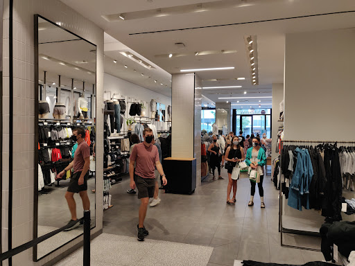Sportswear Store «lululemon», reviews and photos, 622 Oakbrook Center, Oak Brook, IL 60523, USA