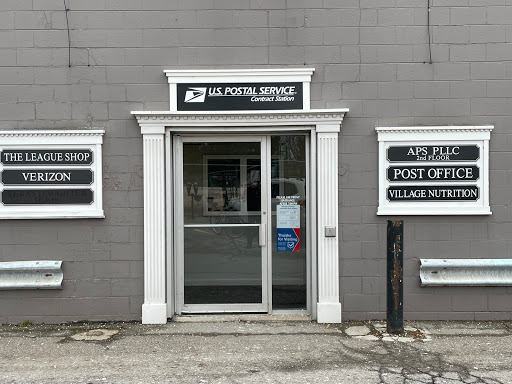 Post Office «US Post Office», reviews and photos, 16847 Kercheval Ave, Grosse Pointe, MI 48230, USA