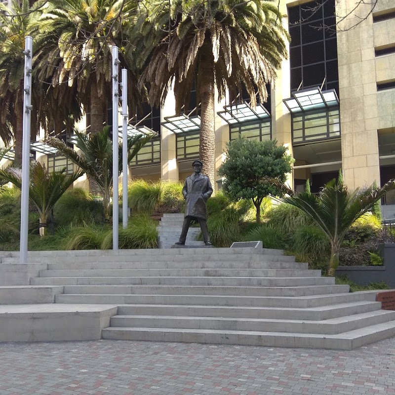 Lord Freyberg Statue