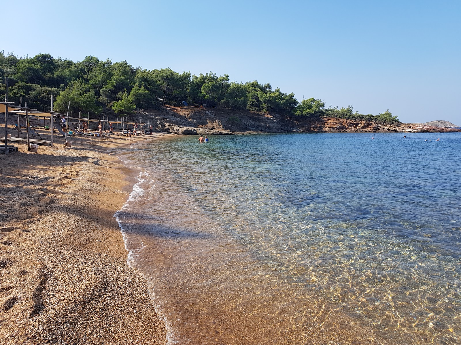 Foto de Salonikios beach - lugar popular entre los conocedores del relax