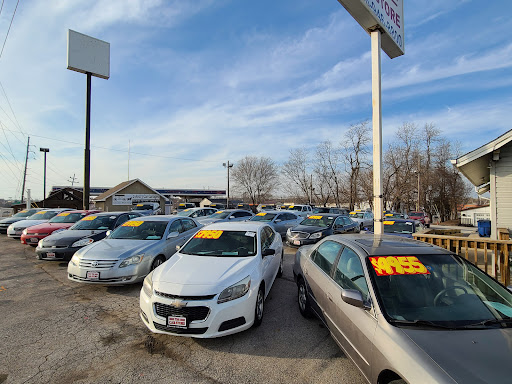 Used Car Dealer «The Car Store Saint Charles», reviews and photos, 3732 W Clay St, St Charles, MO 63301, USA