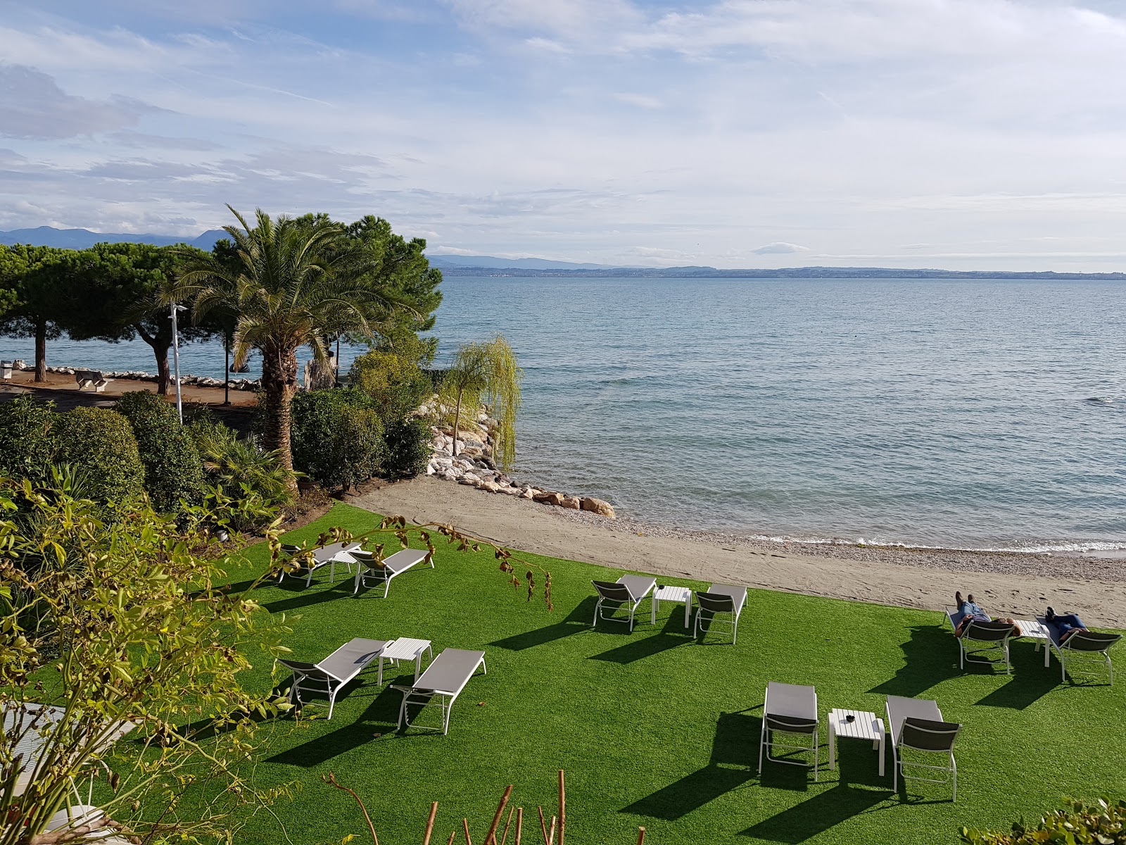 Φωτογραφία του Spiaggia di Ocelle Sirmione περιοχή ξενοδοχείου