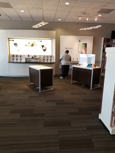 Cell Phone Store «Verizon», reviews and photos, 7000 Hadley Rd, South Plainfield, NJ 07080, USA