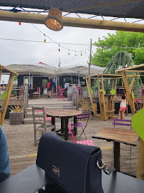 Atmosphère du Bar-restaurant à huîtres La Cabane du tapioou à La Teste-de-Buch - n°8